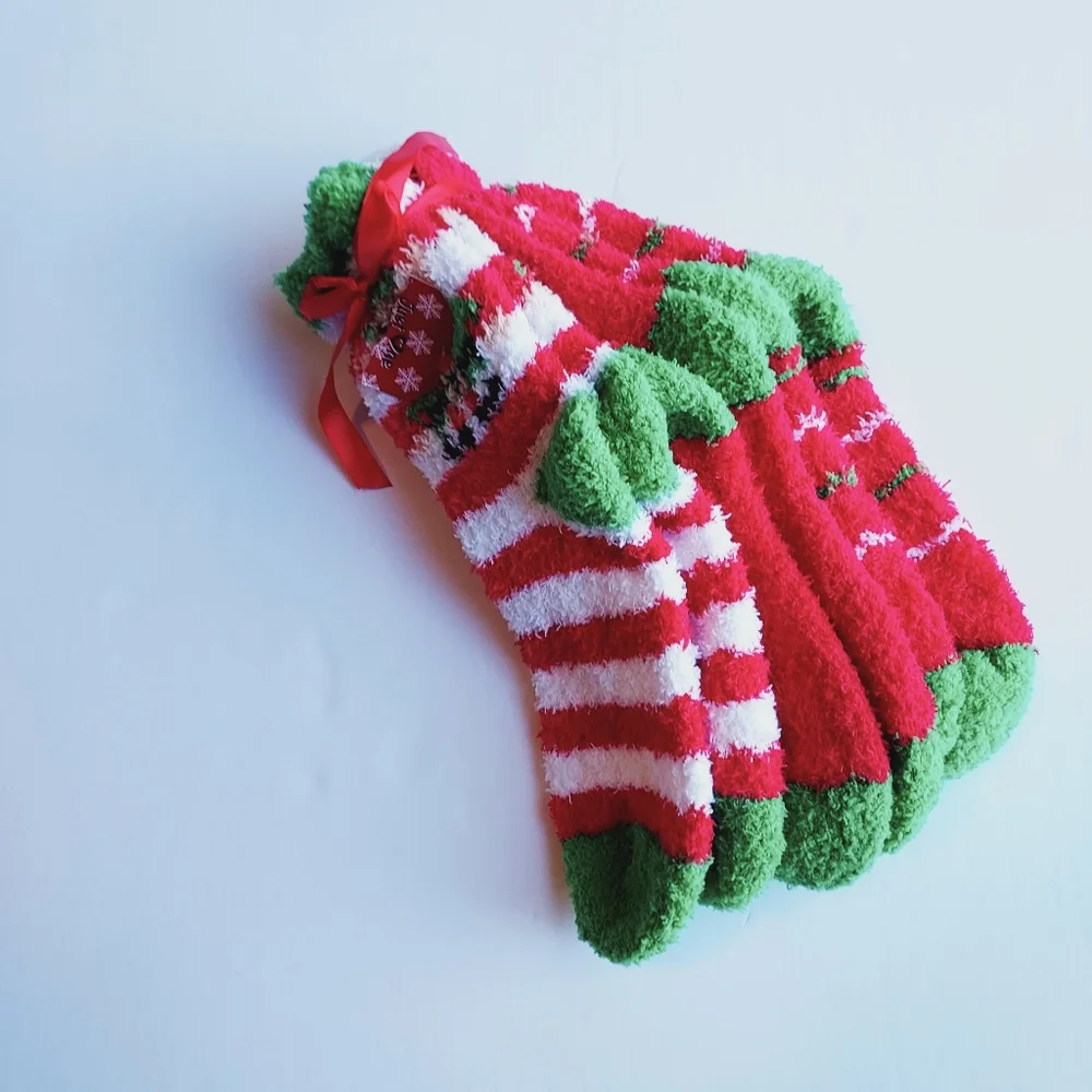 ❤️NEW! 🤍3 pairs of 'Just One' Christmas socks